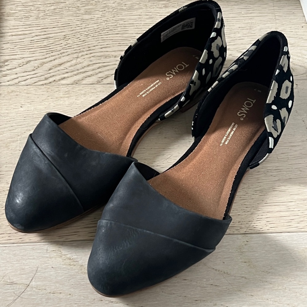Toms Women's Black Flats with Leopard Pattern